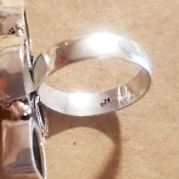 Unique Ring with Moonstone Gems Bezel Set into 925 Stamped Sterling Silver - Picture 3 of 11